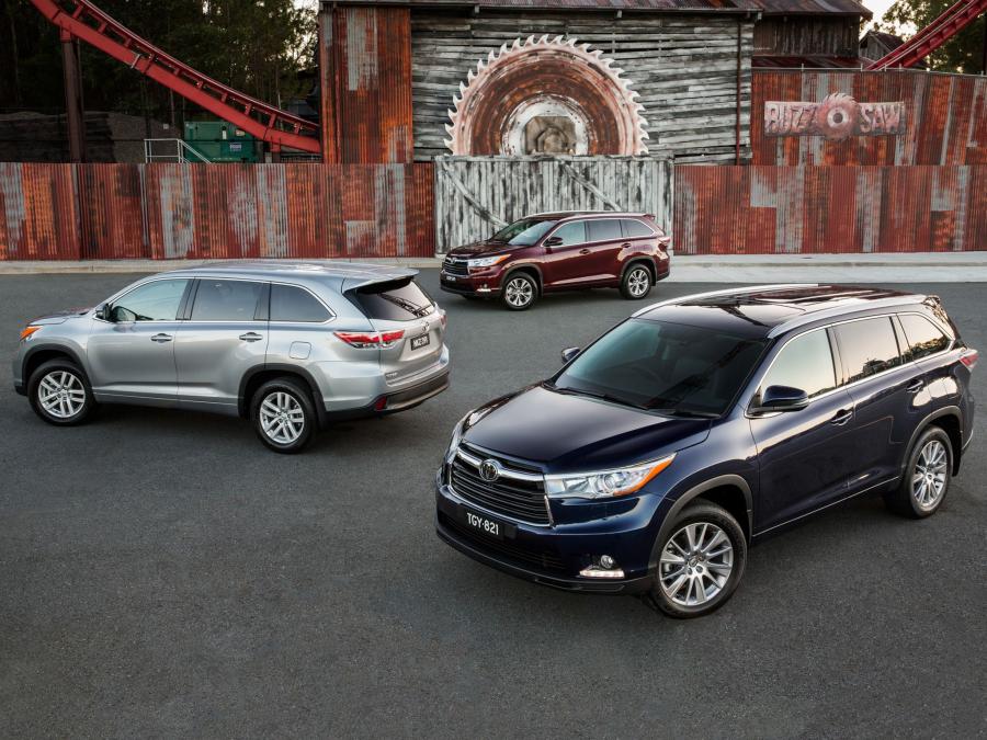  Toyota Kluger 2014 года  (фото 16 из 23)